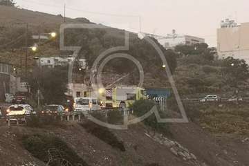 Accidente de tráfico en la antigua carretera de Jinámar, a la altura de La Primavera (Foto TA)